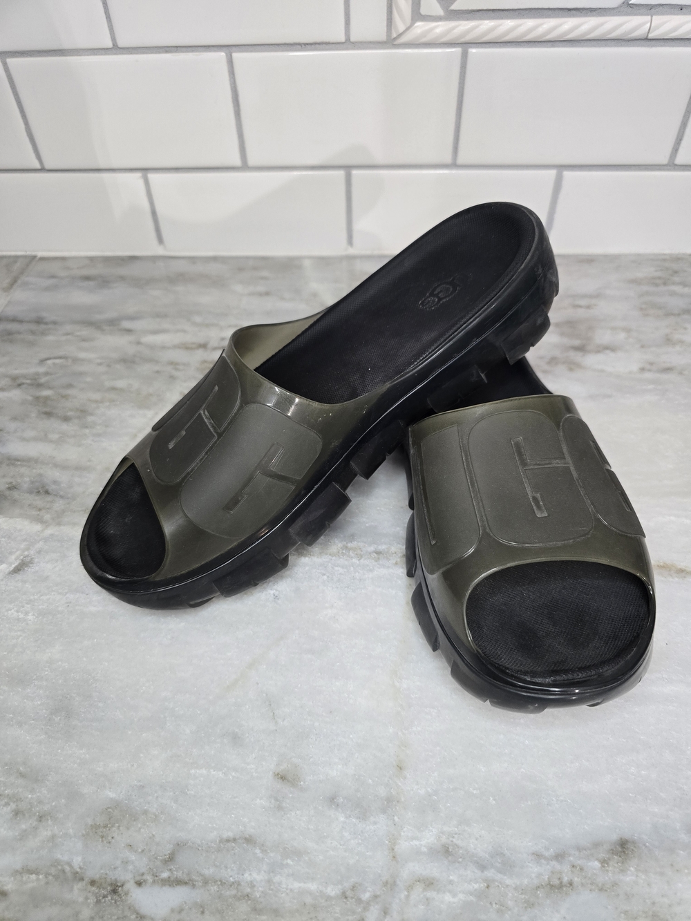 UGG Clog Slide Sandals Black Clear Logo Size 8D
